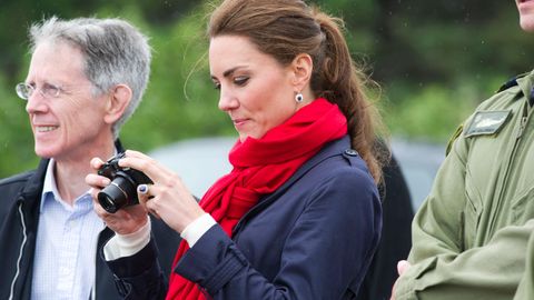 Reist immer mit Kamera: Prinzessin Catherine bei einem offiziellen Termin