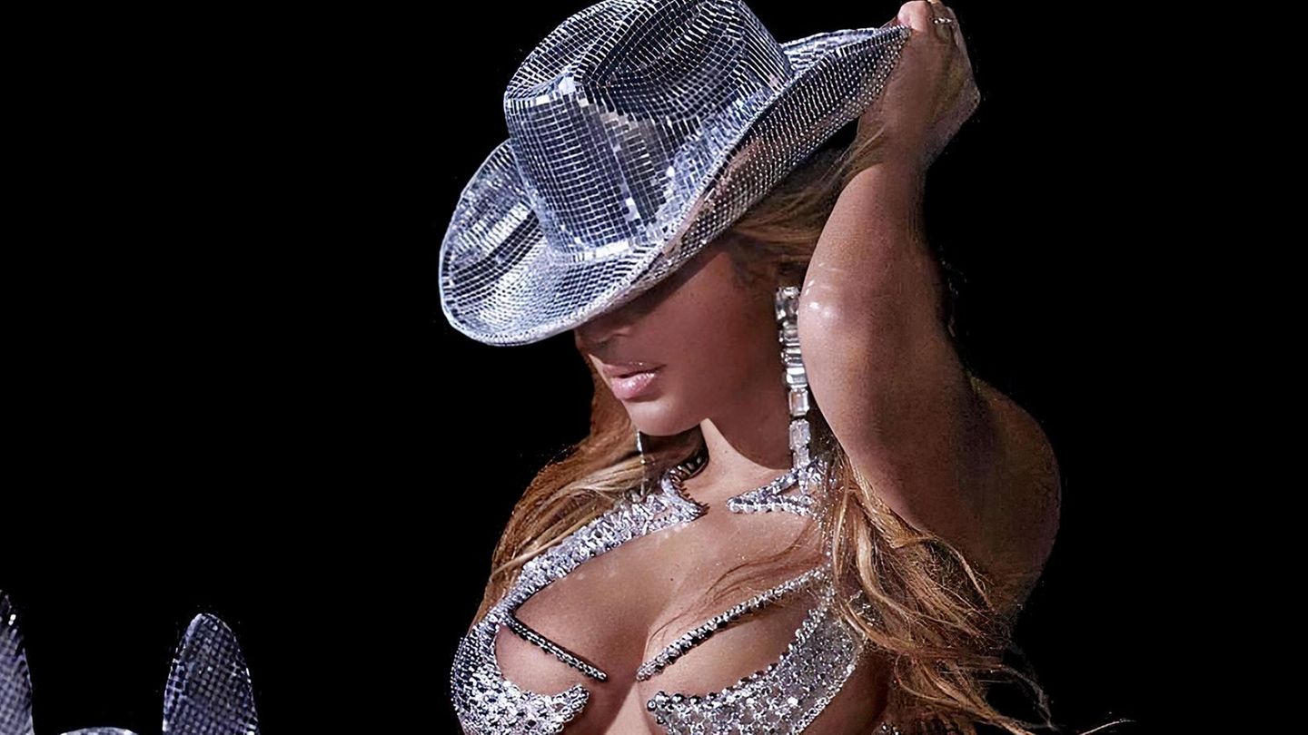Cowboy look: These celebrities are bringing the Wild West back