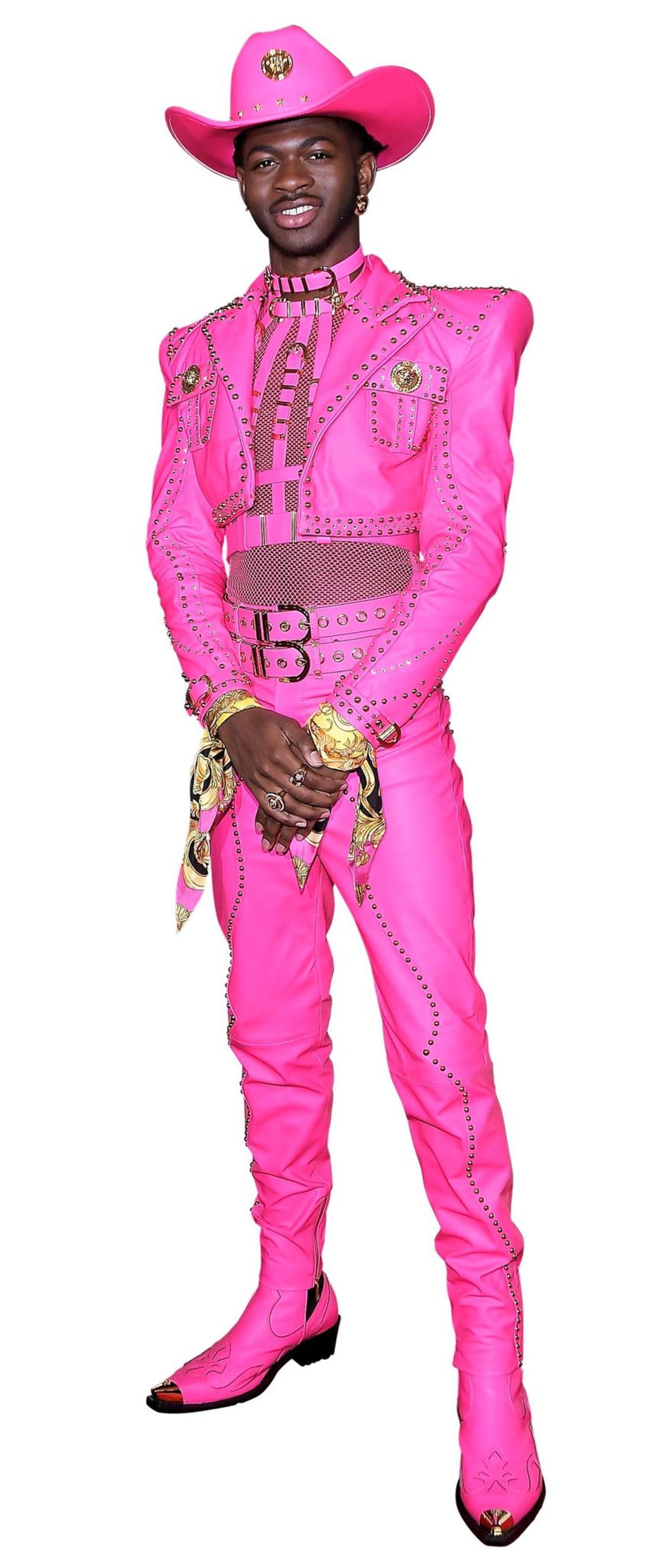 Lil Nas X erscheint bei den Grammy Awards in rosa Cowboy-Outfit