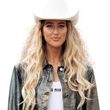 Mode in Mailand: Eine Frau mit Cowgirl-Outfit