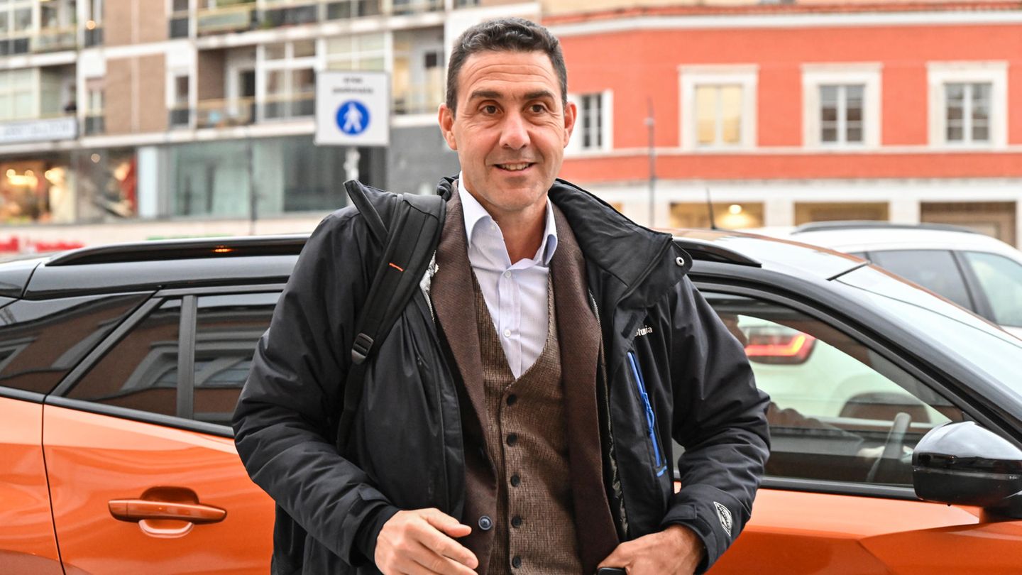 General Roberto Vannacci General Roberto Vannacci bereitet seinen Einstieg in die Politik vor