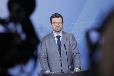 Justizminister Marco Buschmann (FDP) unterstützt die neuen Regelungen zu V-Personen.
