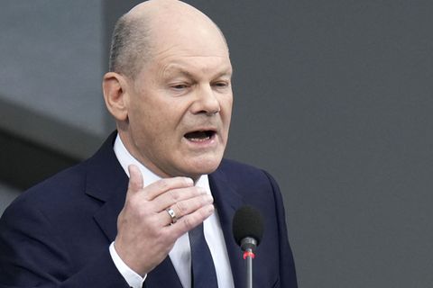 Olaf Scholz in der 156. Sitzung des Deutschen Bundestages im Reichstagsgebäude