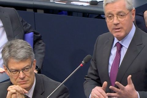 Kanzler unter Dauerbeschuss: Schlagabtausch im Bundestag zu Taurus