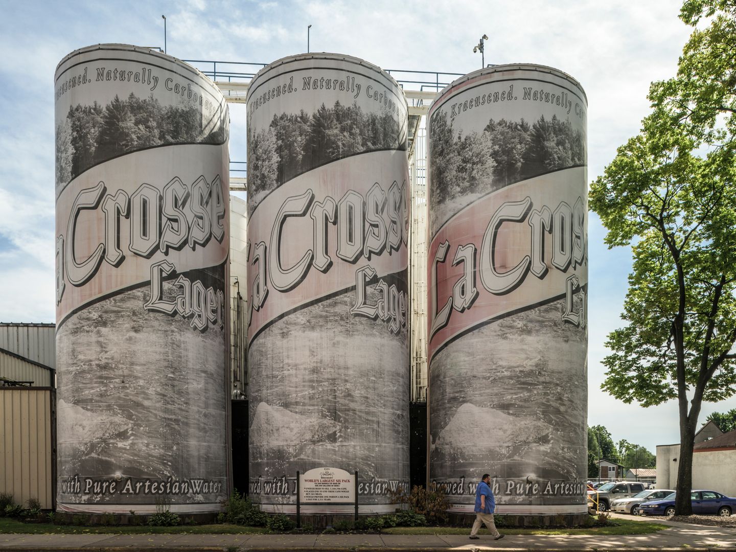 Das größten Bier Dosen stehen in La Crosse, Wisconsin, USA. Das größten Bier Dosen stehen in La Crosse, Wisconsin, USA.