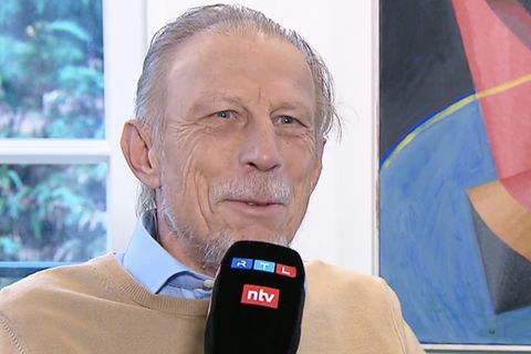 Christoph Daum sorgt ausgerechnet bei Bayen-Frage für Lacher