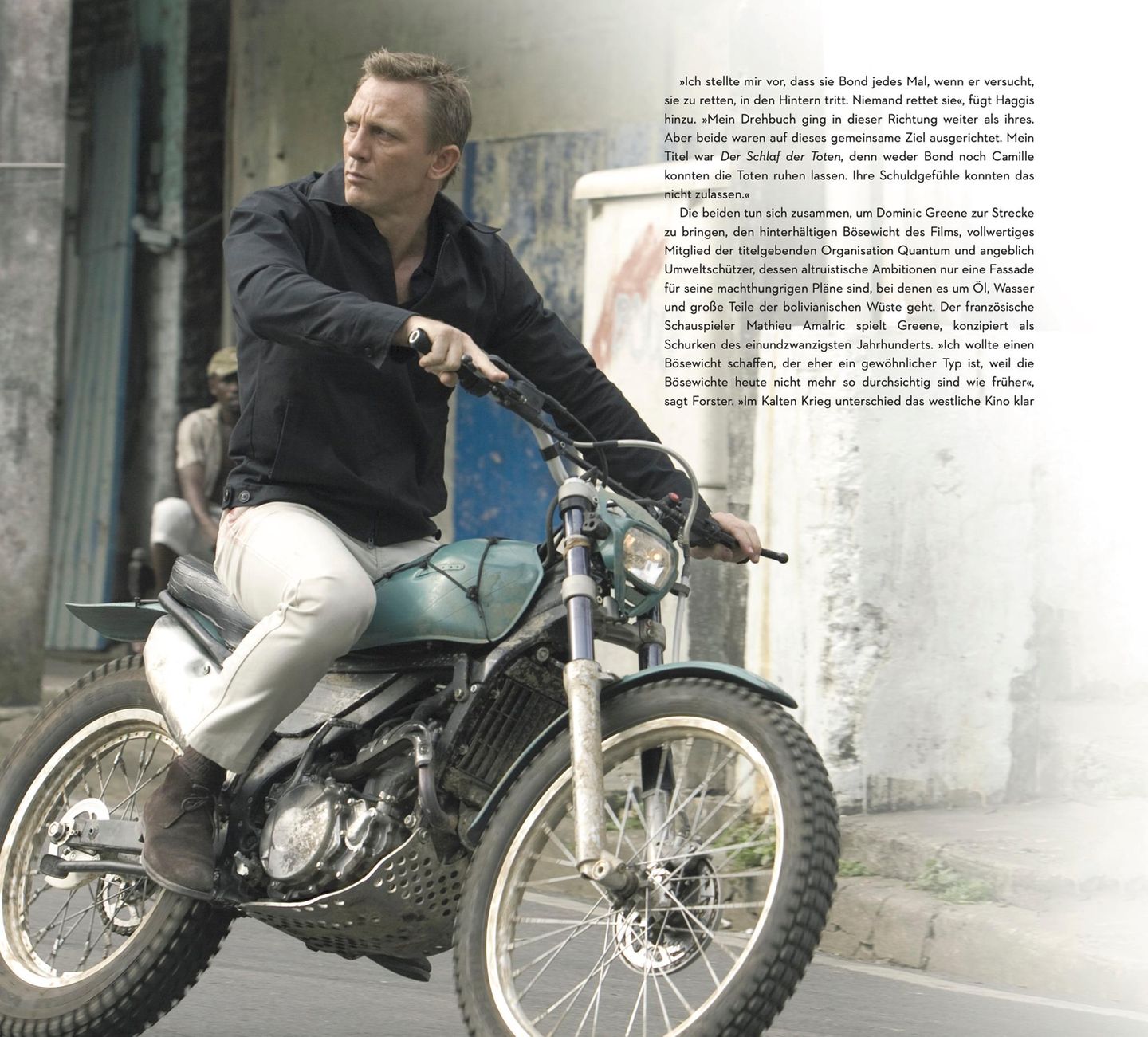 Ausführliche Texte ordnen die Szenen ein und rekapitulieren den Inhalt. Dazu gibt es immer Geschichten und Anekdoten über die Hintergründe.