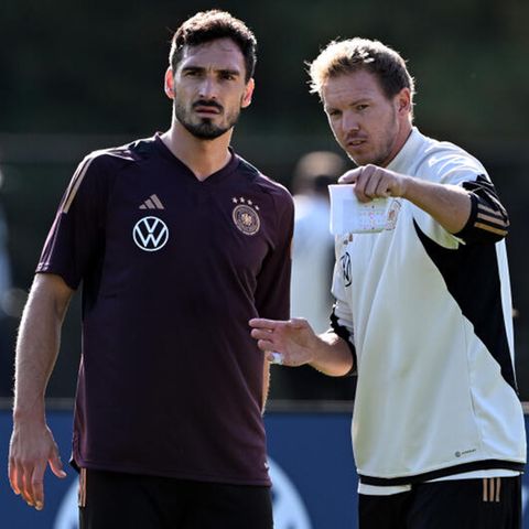 DFB-Trainer Julian Nagelsmann mit Mats Hummels