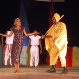 "Scherzbeziehungen" (engl: joking relationship) sind in Niger eine soziale Praxis, um Solidarität, Geselligkeit und den Dialog zwischen Generationen zu fördern. Es geht um die spielerische Verspottung von Menschen aus zwei Gemeinschaften. "Scherzbeziehungen" werden auf Feldern, in Büros, auf Marktplätzen und zu Hause praktiziert, im Alltag und bei besonderen Anlässen.