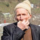 Die Pfeifsprache ist eine Praxis, bei der durch Pfeifen Wörter simuliert und artikuliert werden. Sie ist eine alternative Kommunikationsmethode, um sich über große Entfernungen hinweg zu verständigen. In der Türkei entstand sie in Regionen, die von steilen Bergen und rauer Topografie geprägt sind. 