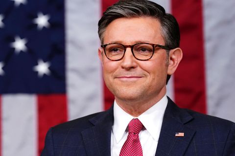 Mike Johnson steht für die Republikaner dem Repräsentantenhaus vor. Er bringt eine Einigung zu den Ukraine-Hilfen ins Gespräch