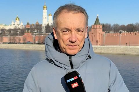 Russland-Korrespondent Rainer Munz berichtet zum Start der Präsidentschaftswahlen aus Moskau