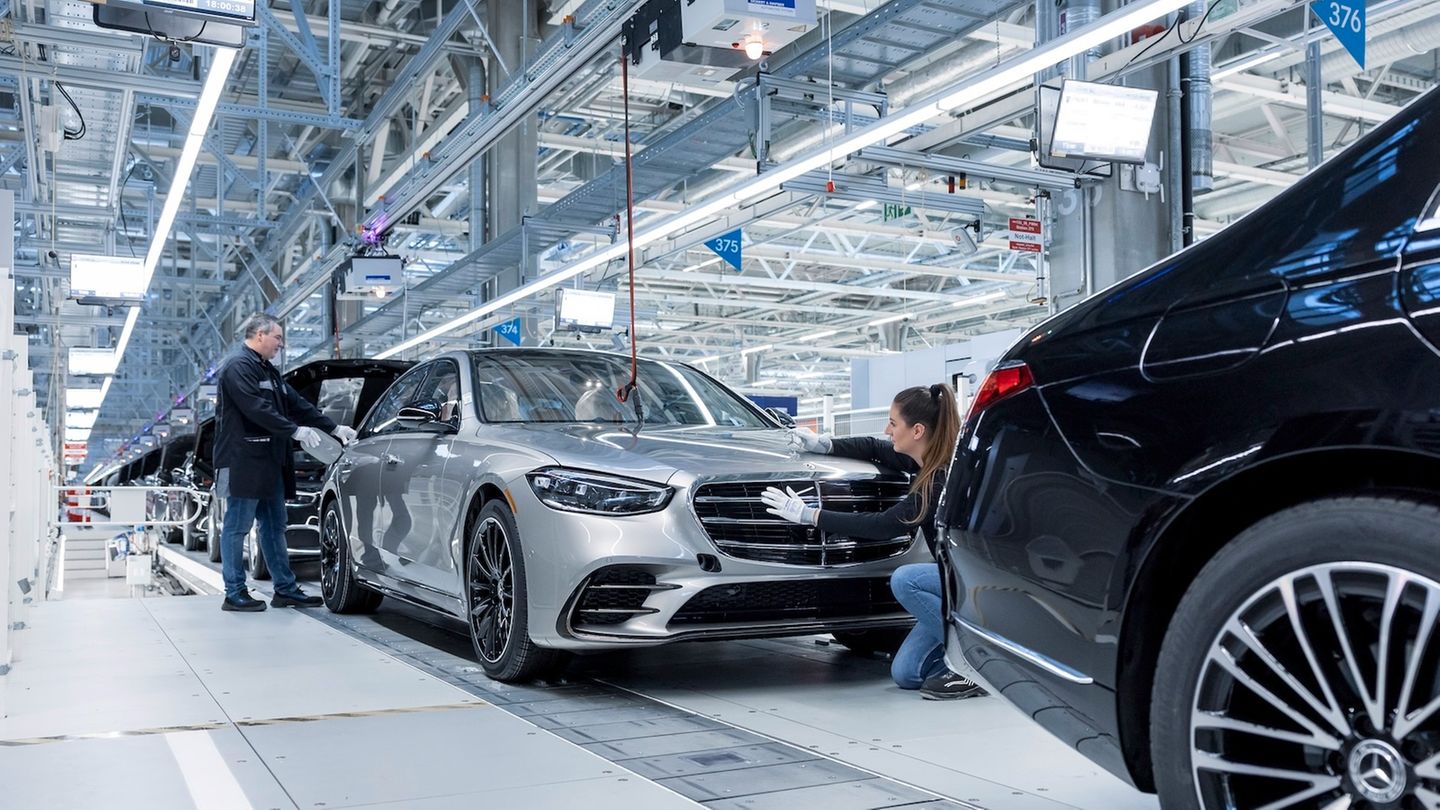 Mercedes-Benz Factory 56