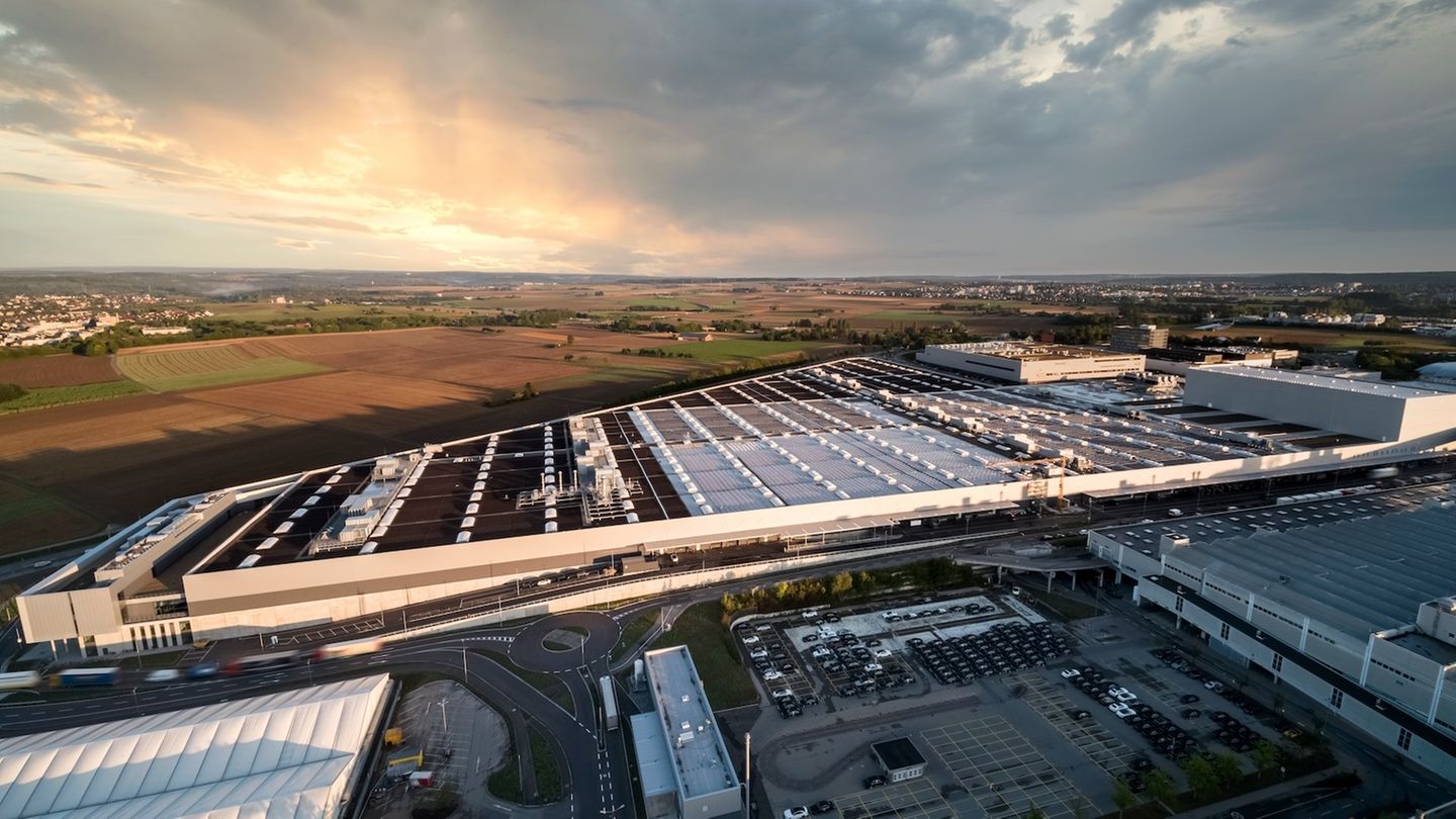 Mercedes-Benz Factory 56