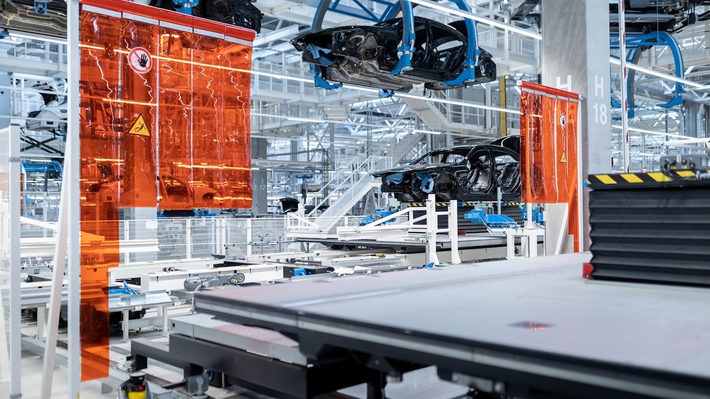 Mercedes-Benz Factory 56