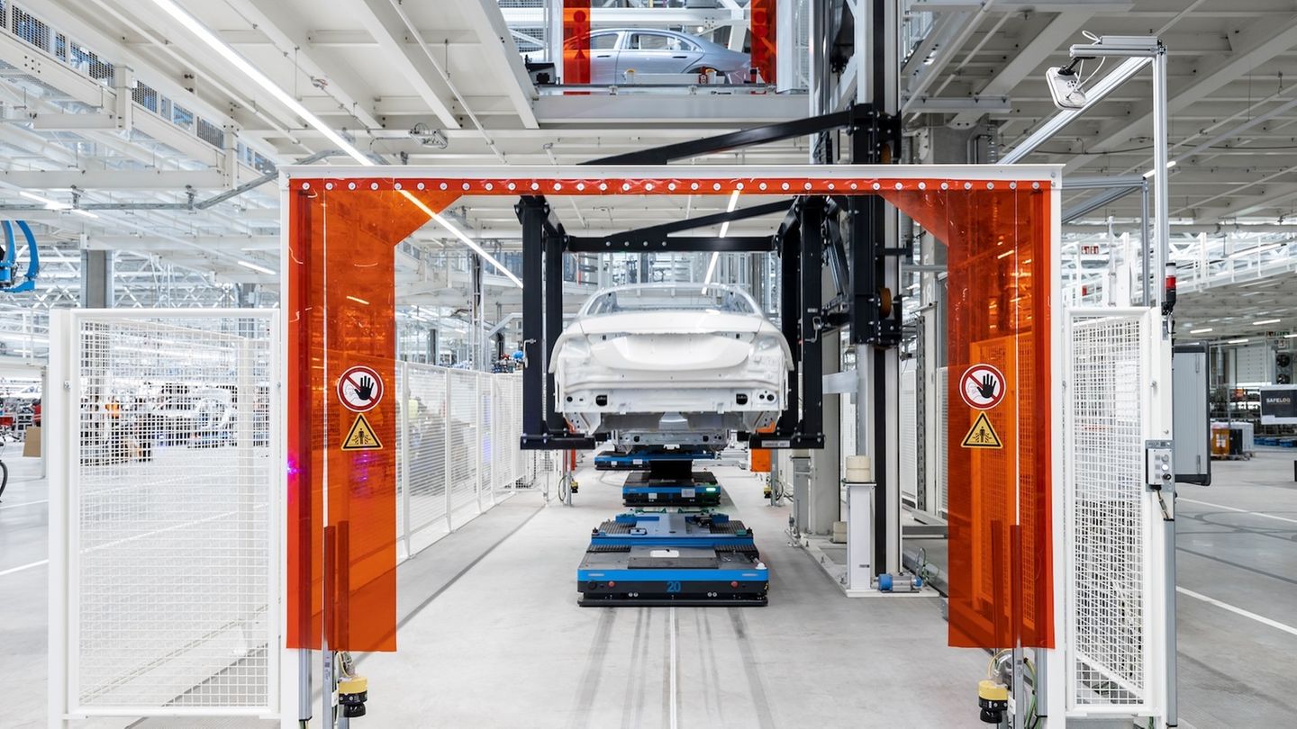 Mercedes-Benz Factory 56