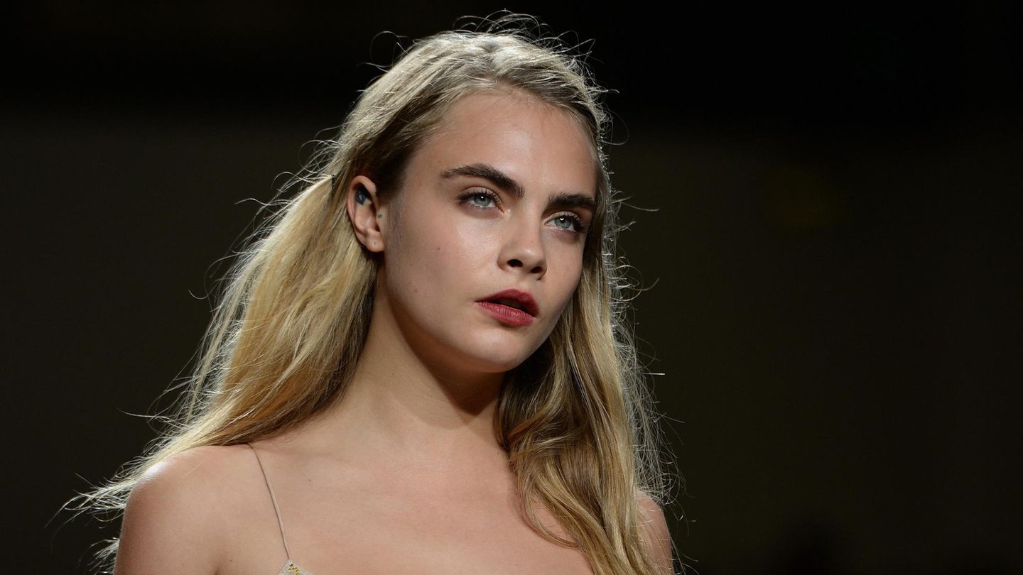 Cara Delevingne’s Los Angeles villa burned down – cats rescued