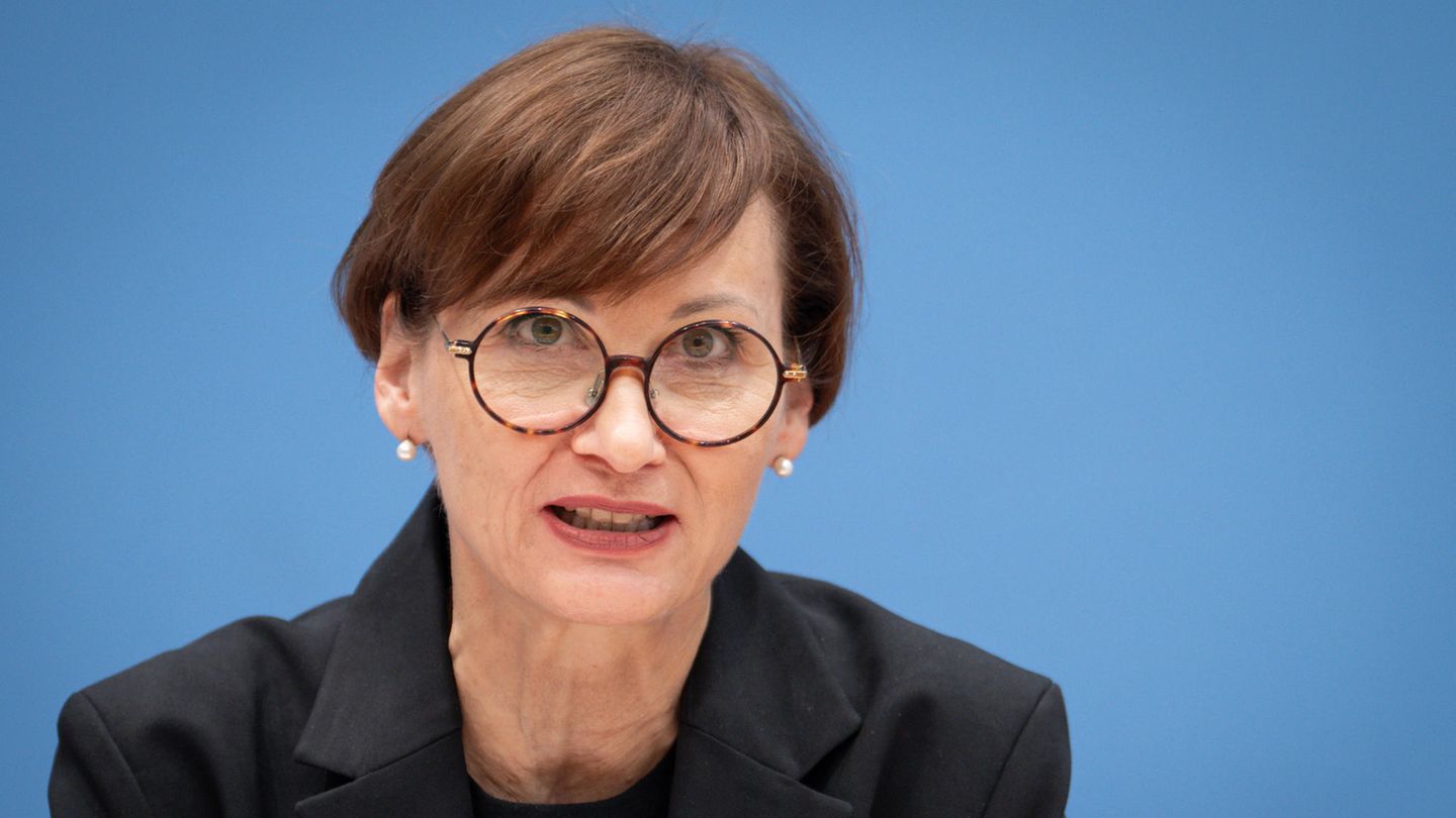 Stark-Watzinger: Education Minister wants to prepare children for war at school