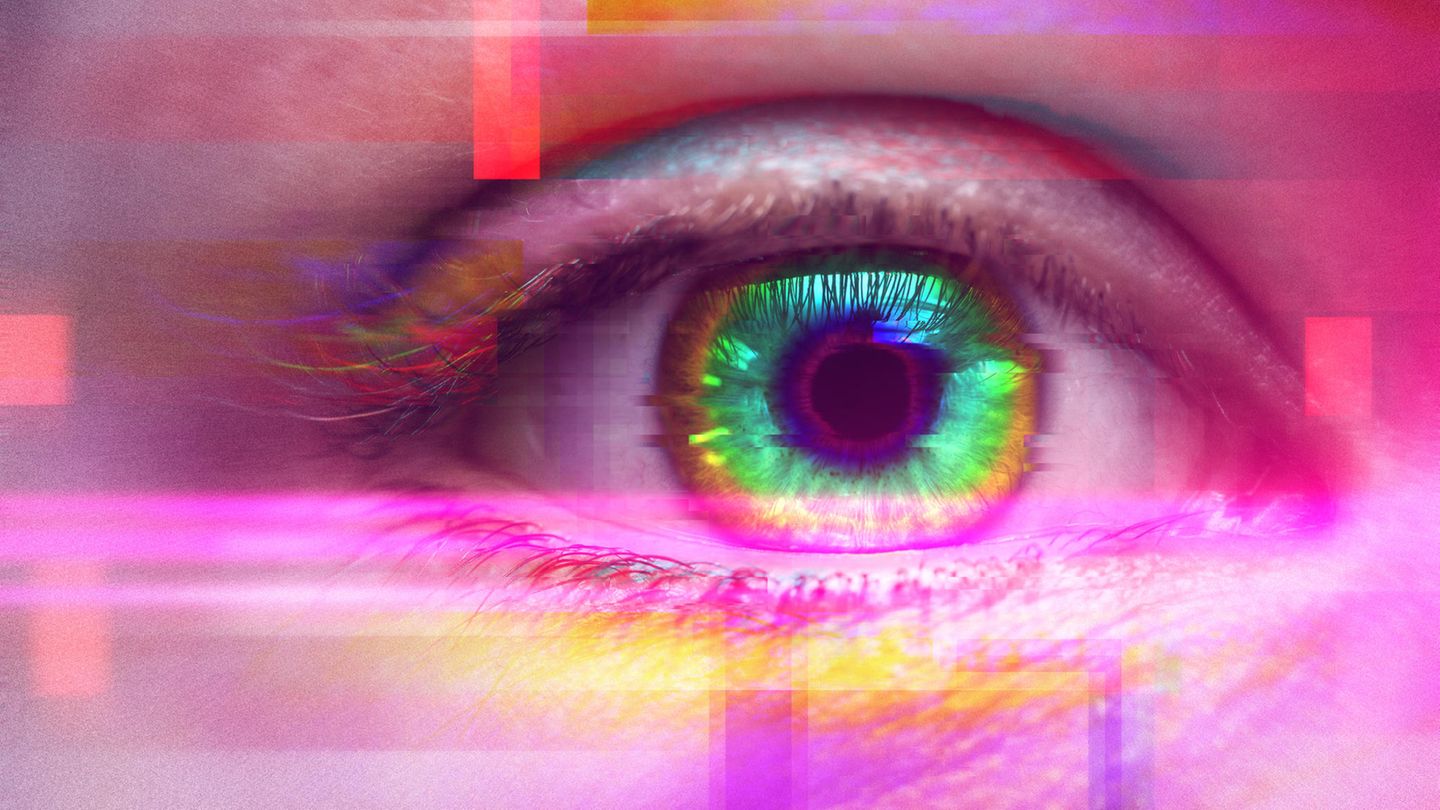 Einsatzbereiche  Nachdem die psychodelische Wirkung von Substanzen wie Lysergsäurediethylamid (LSD) oder Psilocybin, also dem Wirkstoff in Magic Mushrooms, zunächst vor allem im privaten Kontext zur Bewusstseinserweiterung und im Partykontext Anwendung fand, beschäftigen sich aktuell zahlreiche Studien mit dem Potenzial dieser Rauschmittel im Therapiekontext. Die bewusstseinserweiternde Wirkung soll demnach auch bei Menschen mit Traumata, Depressionen und Suchterkrankungen zum Einsatz kommen. Ensprechende Therapiemethoden sind allerdings in Deutschland noch nicht offiziell zugelassen. In Australien ist dies seit letztem Jahr bereits der Fall.     Wie wirkt die Droge?  LSD wird vom Gehirn quasi wie Serotonin behandelt, da es dem Neurotransmitter von der Struktur sehr ähnelt. Serotonin hilft dabei, im Gehirn Informationen weiterzugeben. LSD aber lässt Teile des Gehirns miteinander kommunizieren, die normalerweise keine Verbindung haben. Dadurch entstehen bei dem Konsumenten die bewusstseinserweiternden Eindrücke. Das ganze Hirn arbeitet also auf Hochtouren, was wiederum auch zu chaotischen und verwirrenden Verknüpfungen führen kann. Eine der gefährlichsten Nebenwirkungen des Konsums ist deshalb eine Psychose. Ein dauerhafter Konsum kann zudem psychisch abhängig machen, da die Serotonin-Aufnahme beeinträchtigt wird. 