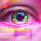 Einsatzbereiche  Nachdem die psychodelische Wirkung von Substanzen wie Lysergsäurediethylamid (LSD) oder Psilocybin, also dem Wirkstoff in Magic Mushrooms, zunächst vor allem im privaten Kontext zur Bewusstseinserweiterung und im Partykontext Anwendung fand, beschäftigen sich aktuell zahlreiche Studien mit dem Potenzial dieser Rauschmittel im Therapiekontext. Die bewusstseinserweiternde Wirkung soll demnach auch bei Menschen mit Traumata, Depressionen und Suchterkrankungen zum Einsatz kommen. Ensprechende Therapiemethoden sind allerdings in Deutschland noch nicht offiziell zugelassen. In Australien ist dies seit letztem Jahr bereits der Fall.     Wie wirkt die Droge?  LSD wird vom Gehirn quasi wie Serotonin behandelt, da es dem Neurotransmitter von der Struktur sehr ähnelt. Serotonin hilft dabei, im Gehirn Informationen weiterzugeben. LSD aber lässt Teile des Gehirns miteinander kommunizieren, die normalerweise keine Verbindung haben. Dadurch entstehen bei dem Konsumenten die bewusstseinserweiternden Eindrücke. Das ganze Hirn arbeitet also auf Hochtouren, was wiederum auch zu chaotischen und verwirrenden Verknüpfungen führen kann. Eine der gefährlichsten Nebenwirkungen des Konsums ist deshalb eine Psychose. Ein dauerhafter Konsum kann zudem psychisch abhängig machen, da die Serotonin-Aufnahme beeinträchtigt wird. 