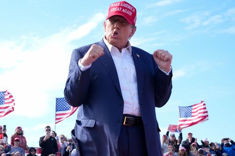 Donald Trump heizt seinen Anhängern bei Wahlkampfveranstaltungen mächtig ein