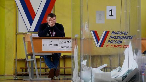 Ein Wahllokal in Sankt Petersburg