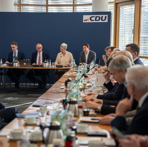 CDU-Chef Friedrich Merz bei einer Sitzung des CDU Bundesvorstands. Die Partei will das Bürgergeld reformieren