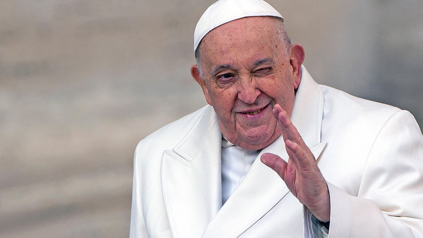 Pope Francis: How a girl turned the head of the church leader
