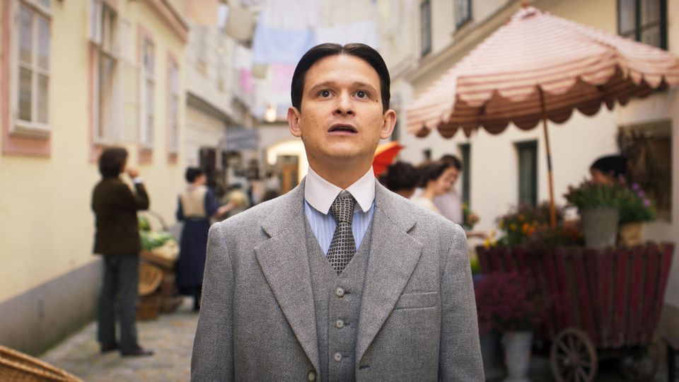 Der Zürcher Schauspieler Joel Basman spielt Franz Kafka in der ARD-Serie, für die Kehlmann das Drehbuch schrieb.