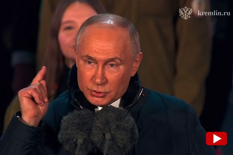 Propaganda-Party: Putin feiert seine "Wiederwahl" und Krim-Annexion