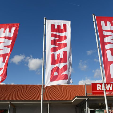The Rewe group is expanding its range: it will soon have its own shops for vegan products