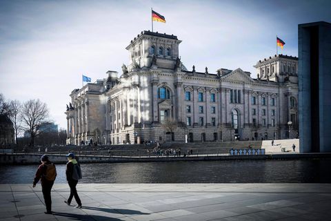 Ort bundesdeutscher parlamentarischer Demokratie: Der Reichstag in Berlin