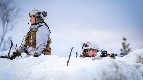 Soldatinnnen in Norwegen bei der Nato-Übung Nordic Response 2024. Streitkräfte aus 13 verbündeten Ländern – auch Deutschland – nahmen daran teil