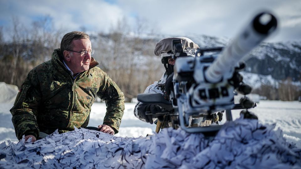 Boris Pistorius (SPD), Bundesminister der Verteidigung, besucht die Gebirgsjäger der Bundeswehr bei der Nato-Übung Nordic Response 2024