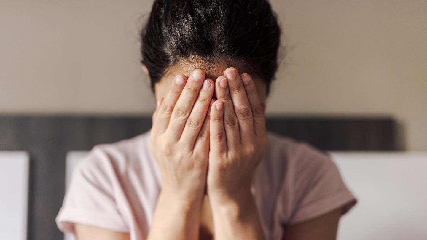 Beziehungsstreit-Studie: Forscher fanden heraus, die Tränen einer Frau senken das männliche Aggressionslevel