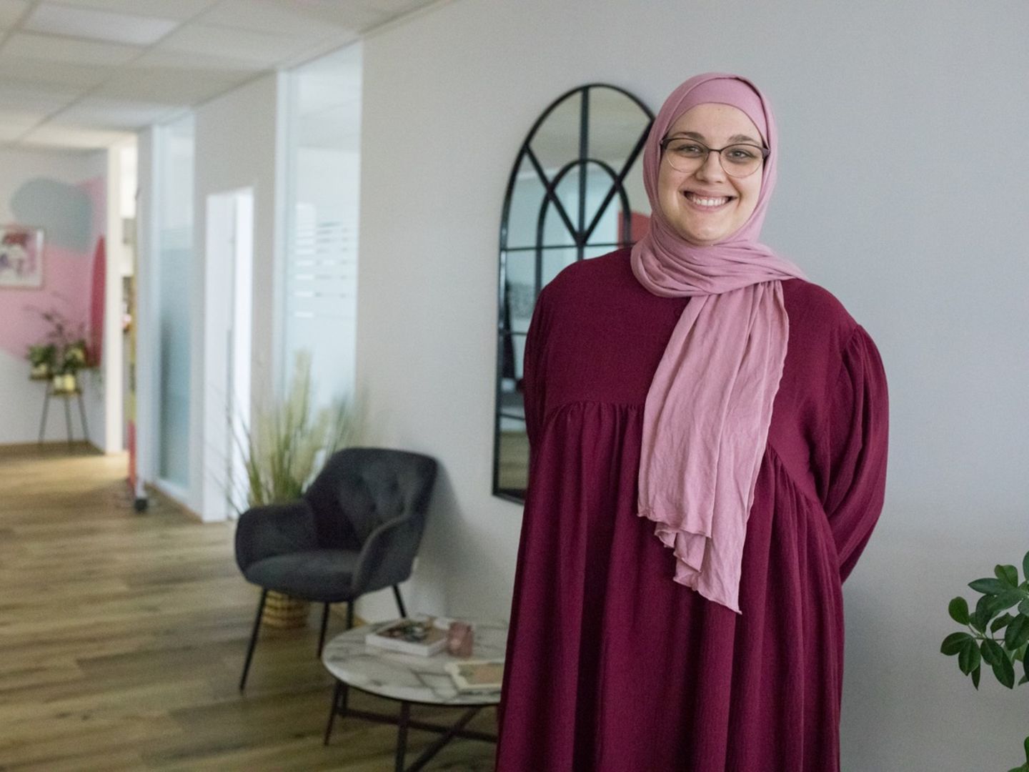 Ich bin Muslima": Früher war Magdalena Zidi Ministrantin, heute betet sie  zu Allah | STERN.de