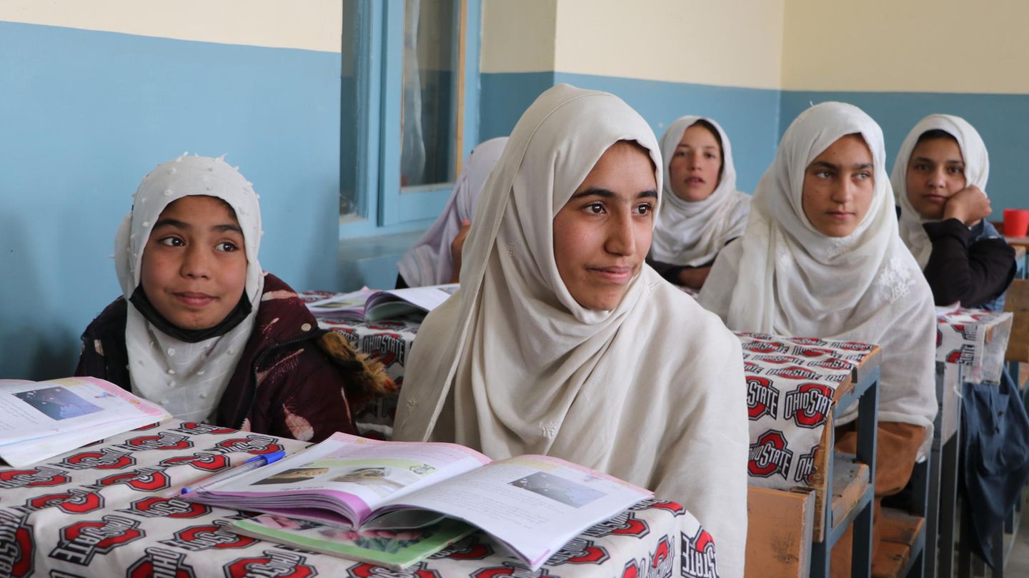 Frauenrechte: Bildung verboten: Schulmädchen in Afghanistan leiden unter den Taliban