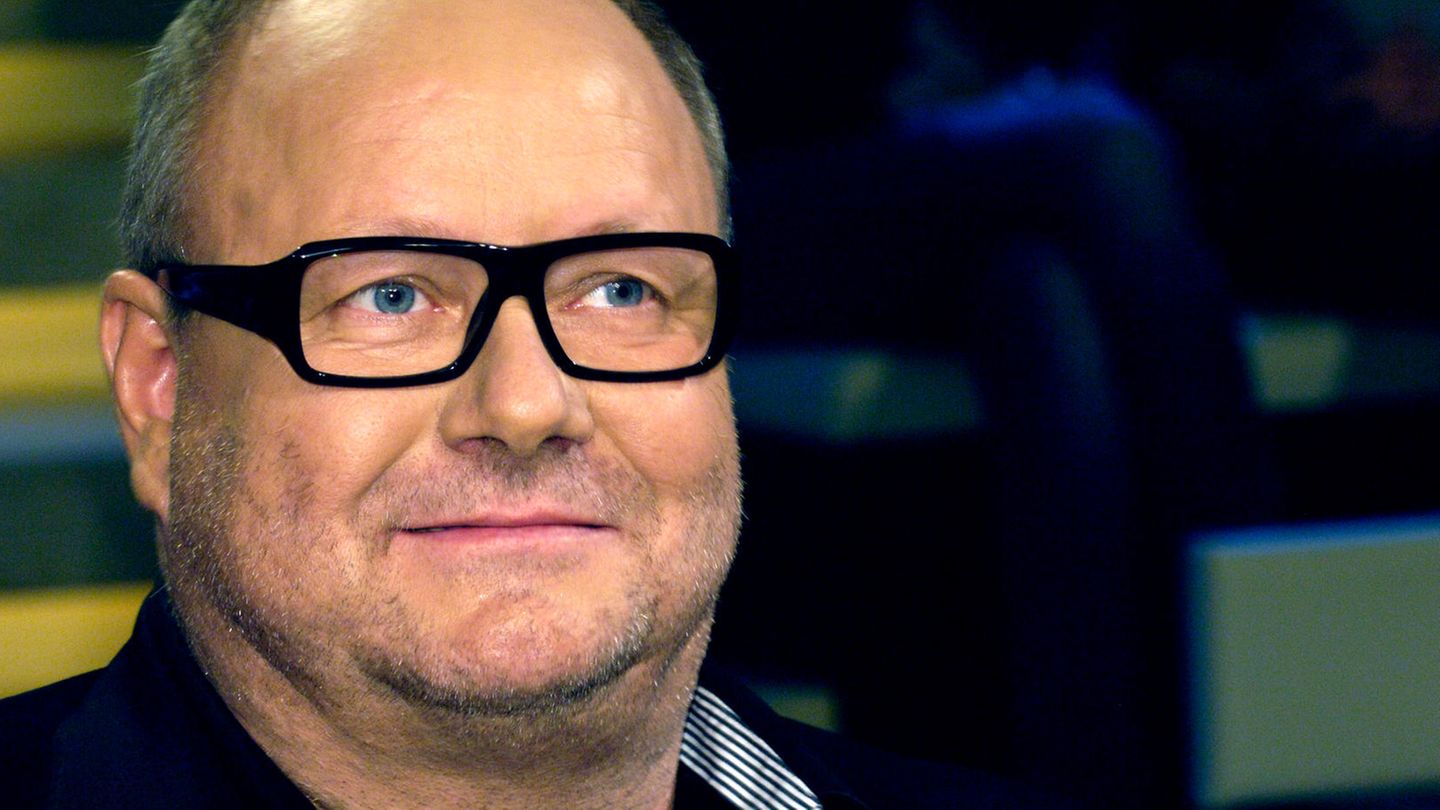 Jürgen Harksen sitzt 2011 in einem TV-Studio