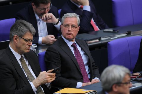 Norbert Röttgen, CDU-Außenpolitiker, in Krawatte und Anzug im Bundestag