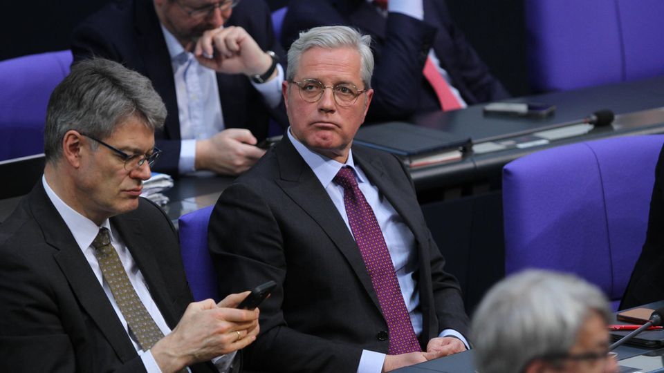 Norbert Röttgen, CDU-Außenpolitiker, in Krawatte und Anzug im Bundestag