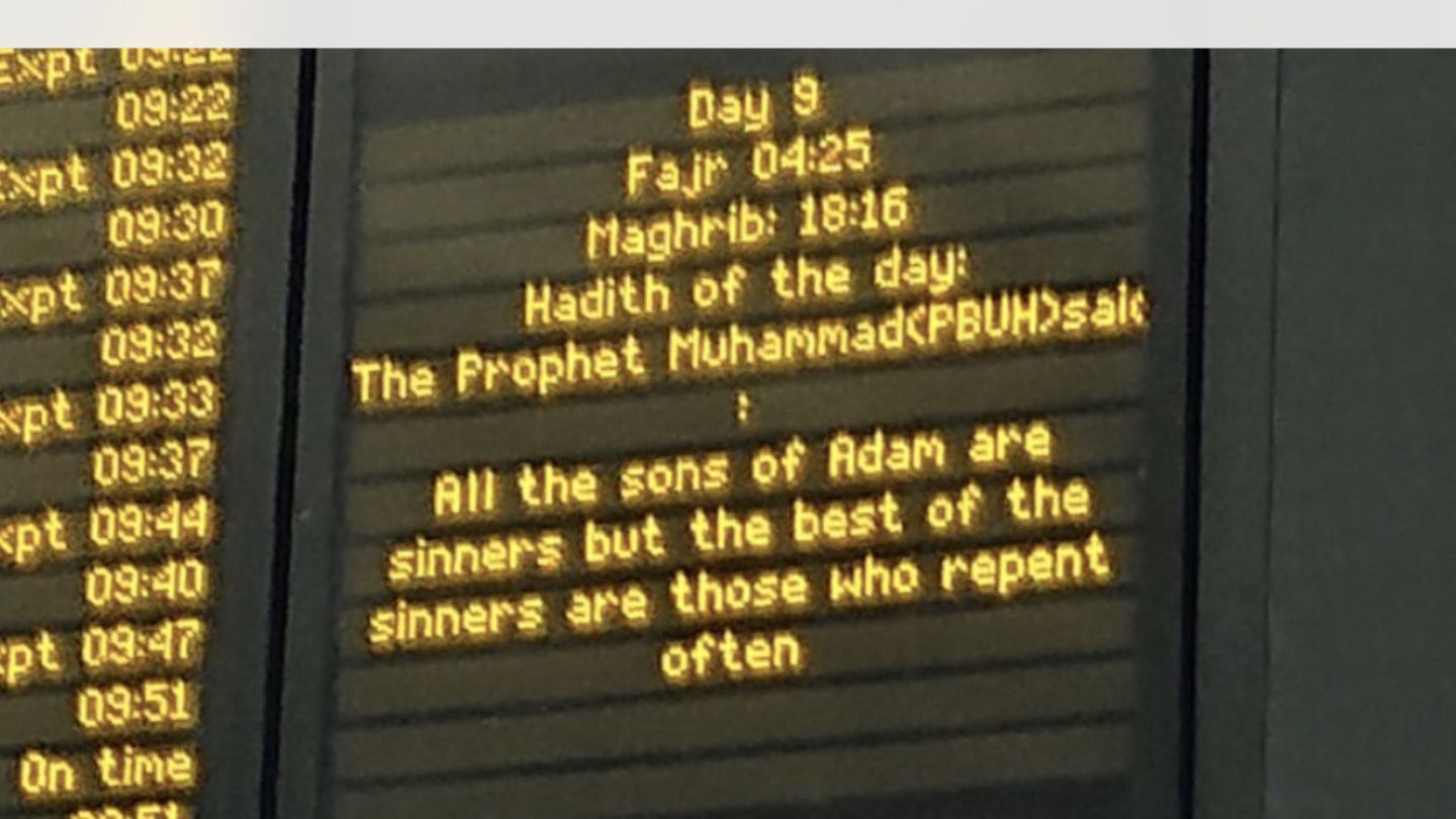 Ramadan-Botschaft an der Bahnhaltestelle King's Cross in London