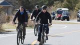 Joe Biden fährt Fahrrad