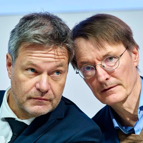 Kritiker der DFB-Entscheidung zu Adidas: Robert Habeck, links im Bild, und Karl Lauterbach