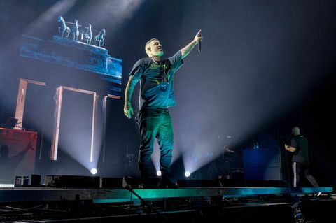 Rapper Bushido steht in Berlin auf der Bühne