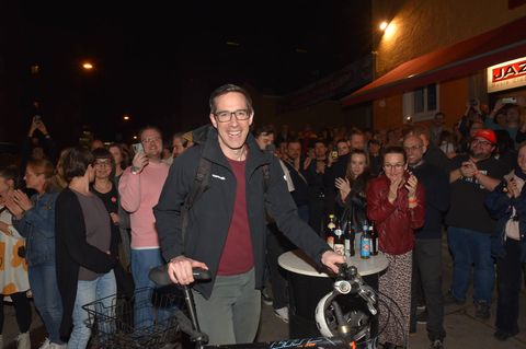 Der Kommunist Kay-Michael Dankl könnte neuer Salzburger Bürgermeister werden. Bereits bei den Landtagswahlen im Vorjahr gelang seiner Partei ein Überraschungserfolg.