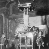 Harry Houdini ließ sich in der  "chinesischen Wasserfolterzelle" versenken