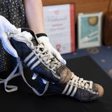 Zur Fußball-WM 1954 macht die damals noch junge Firma Adidas erstmals mit seinen Schraubstollen auf sich aufmerksam gemacht. Die Schuhe wurden auf Maß angefertigt. Diese passten Horst Eckel