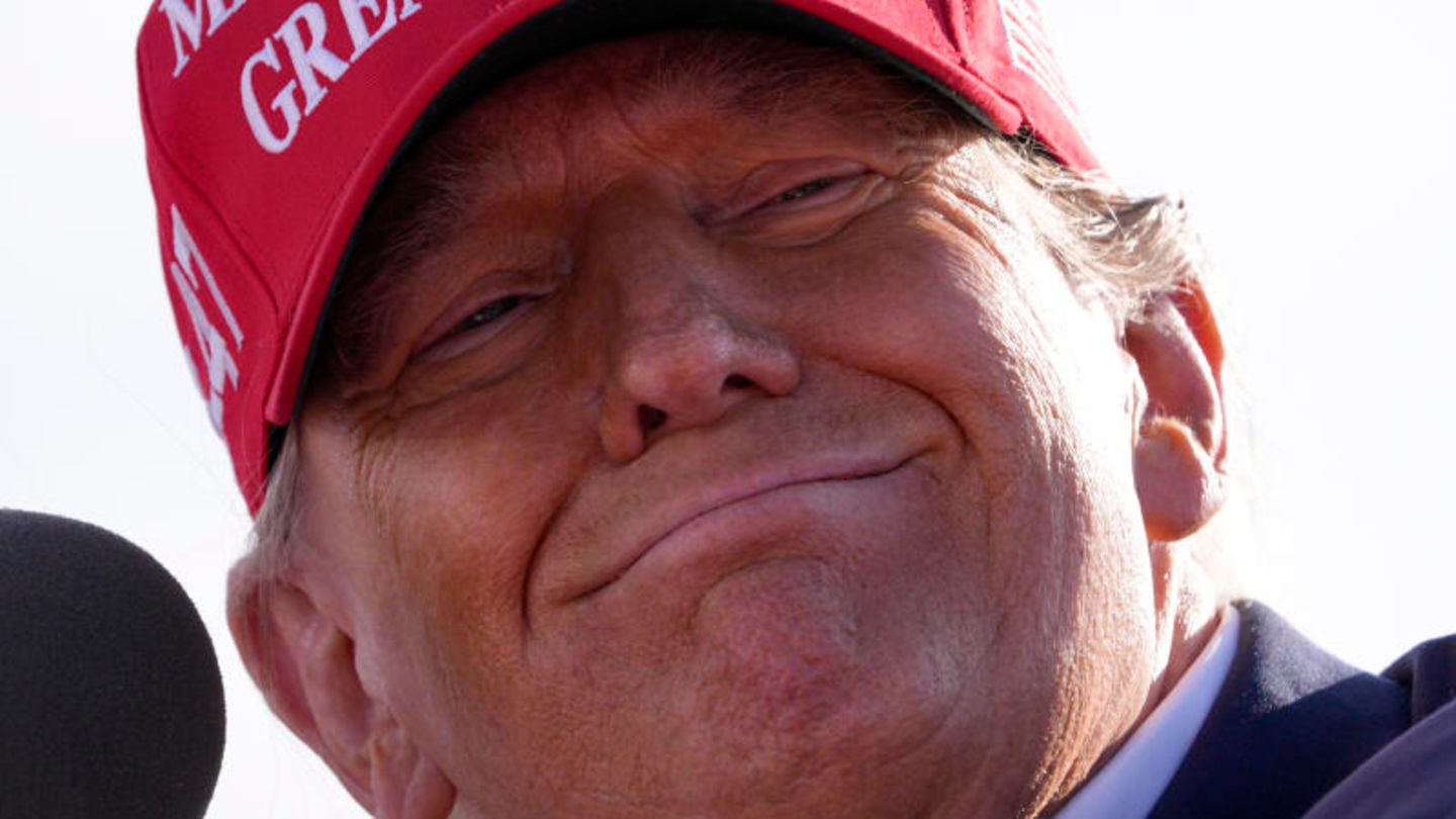 Donald Trump is pumping his voters for millions in bail
