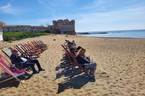 Strand mit Kastell