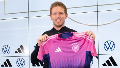 DFB-Trainer Julian Nagelsmann mit Adidas-Trikot